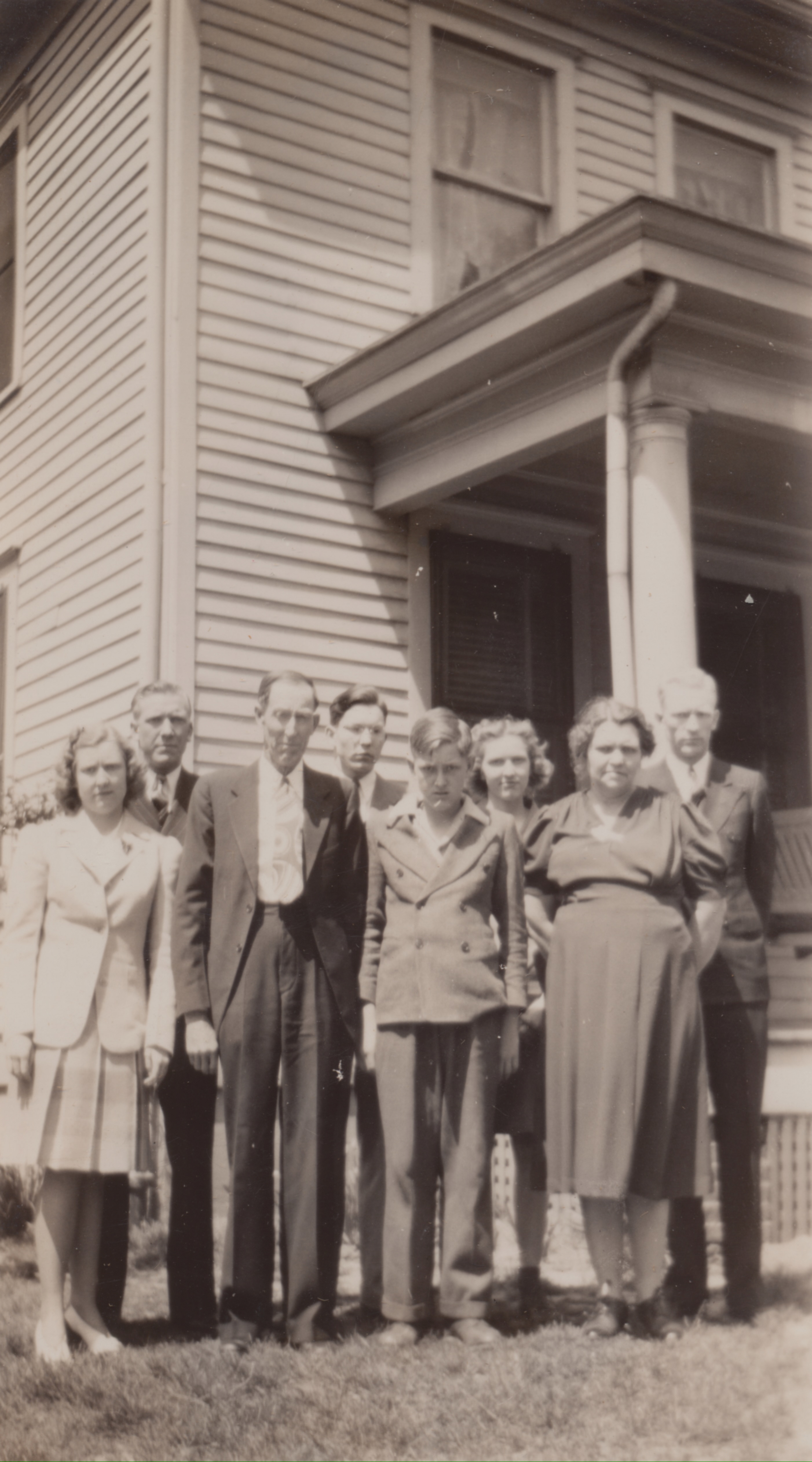  Fred Lewis family - Easter April 1942 